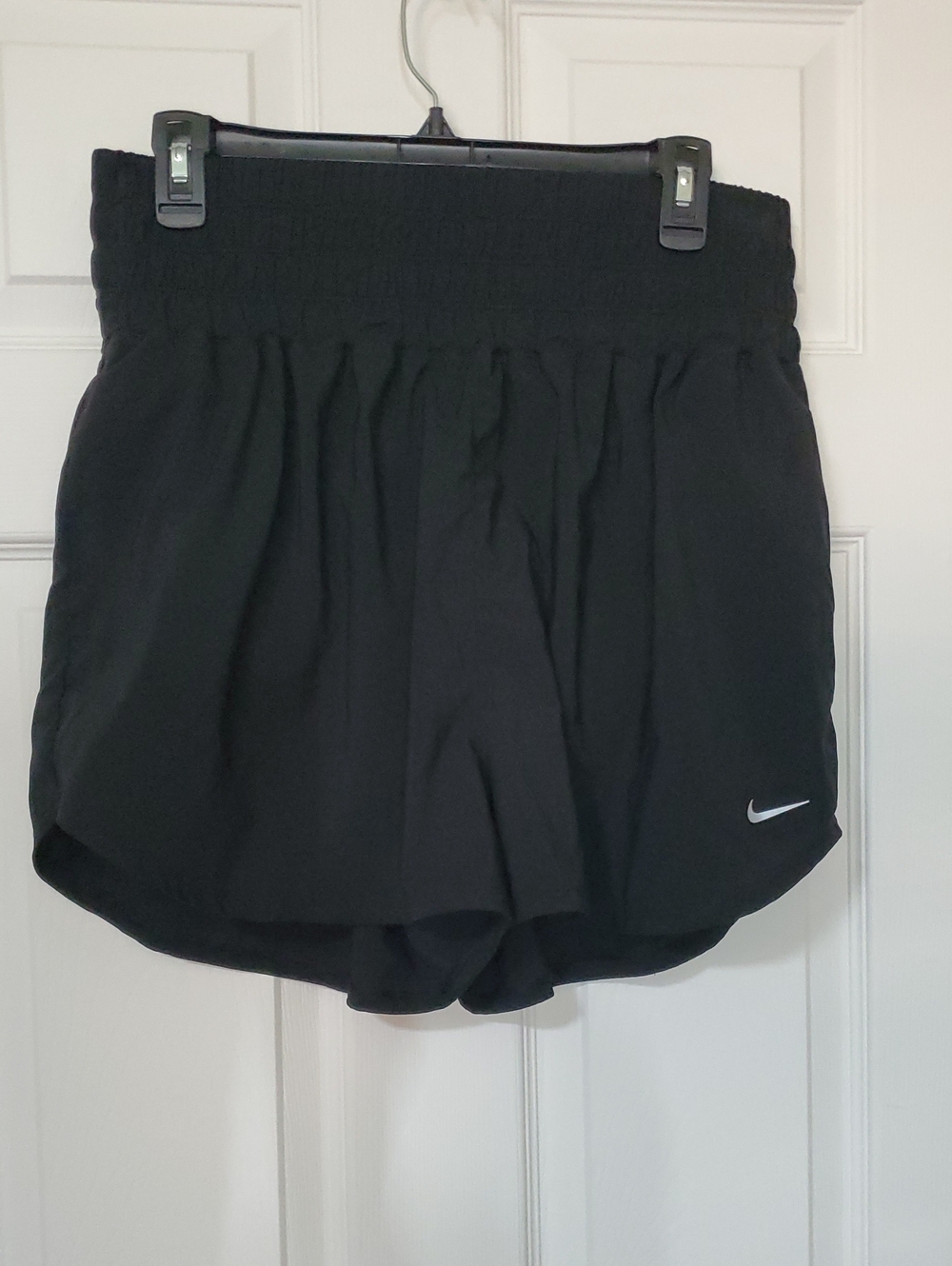 Nike Black Women's High-Waist Athletic Shorts with Swoosh